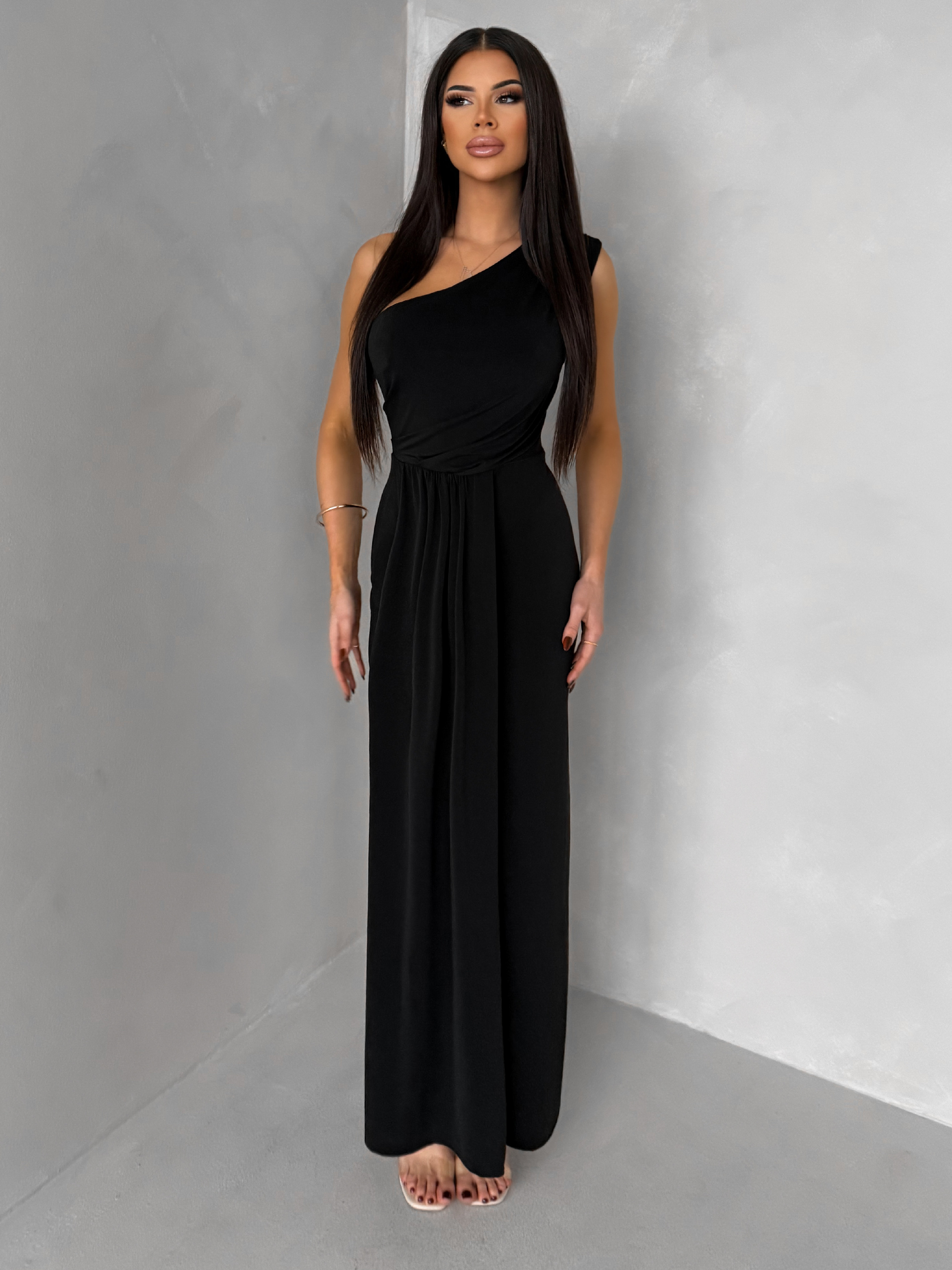 Čierne elegantné asymetrické dlhé šaty DIETER Veľkosť: ONESIZE