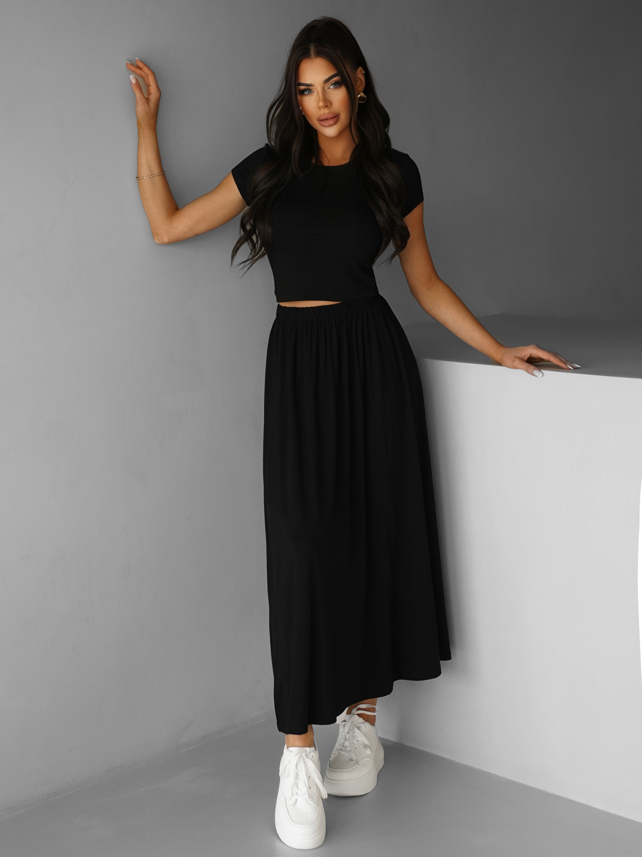 Čierny basic komplet SLAVOMY so sukňou Veľkosť: S/M