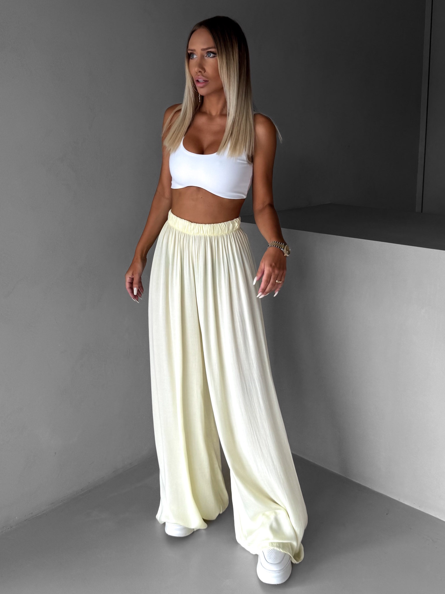 Vanilkové široké voľné dlhé nohavice OLVIRA Veľkosť: Predĺžená dĺžka