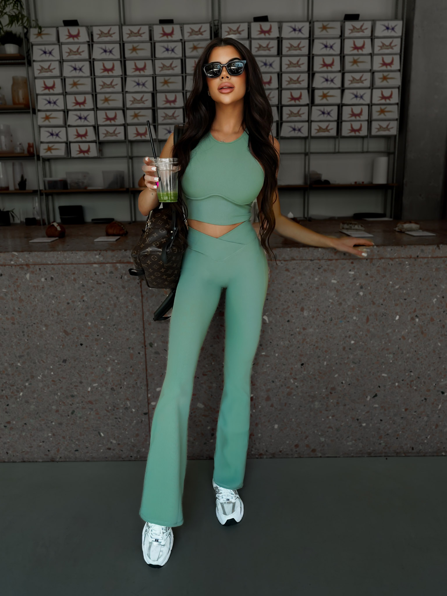 Zelené športové legíny ZETERA s push up efektom Veľkosť: L