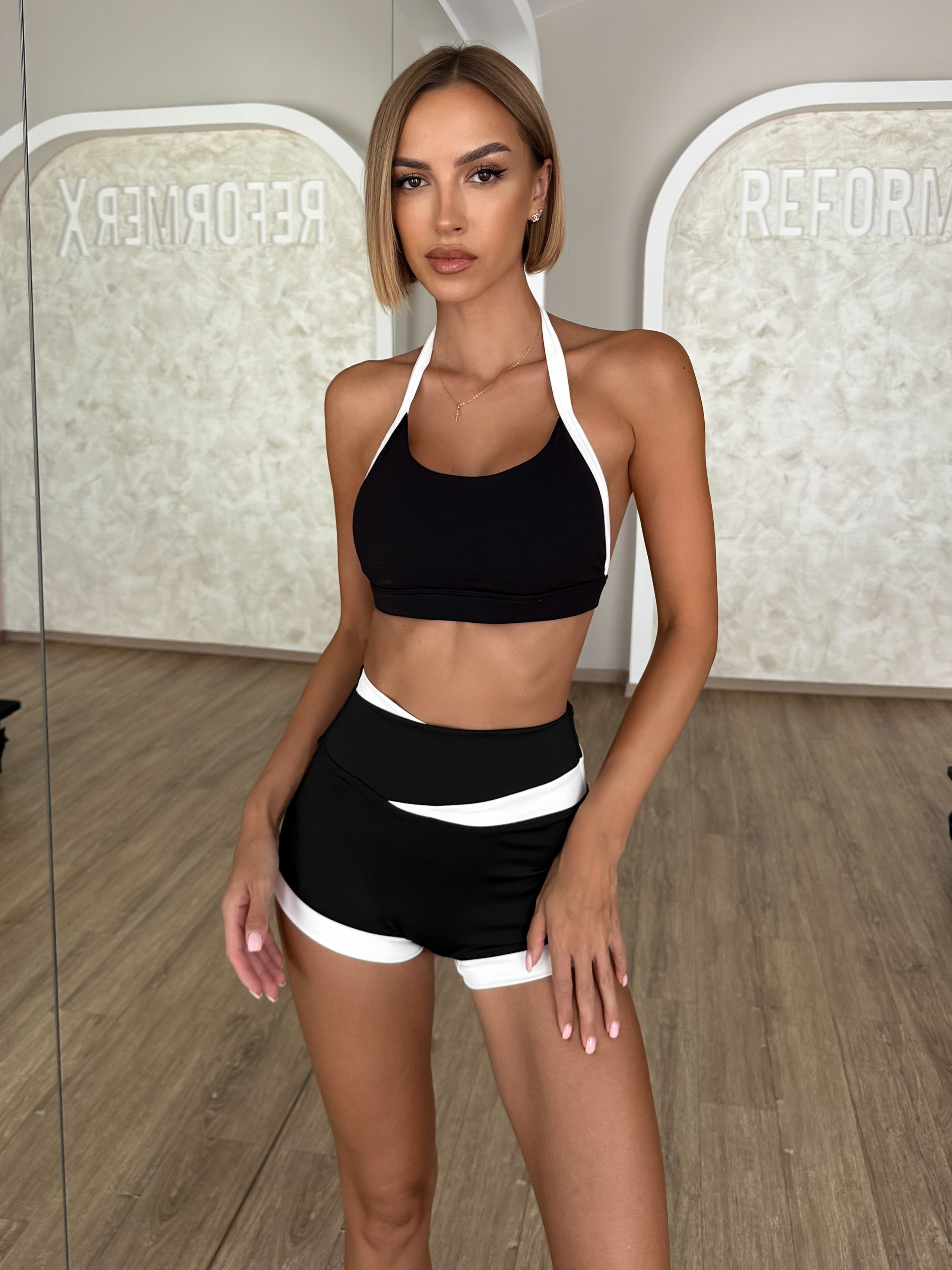 Čierna športová podprsenka NOLIKA na ramienka Veľkosť: L