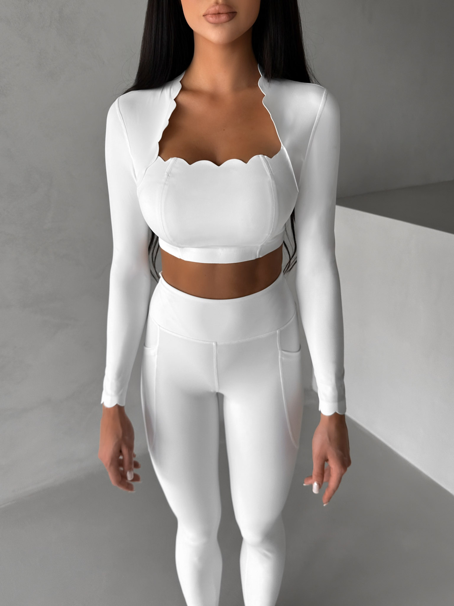 Biely športový pilates top LUNIRA s dlhým rukávom Veľkosť: L