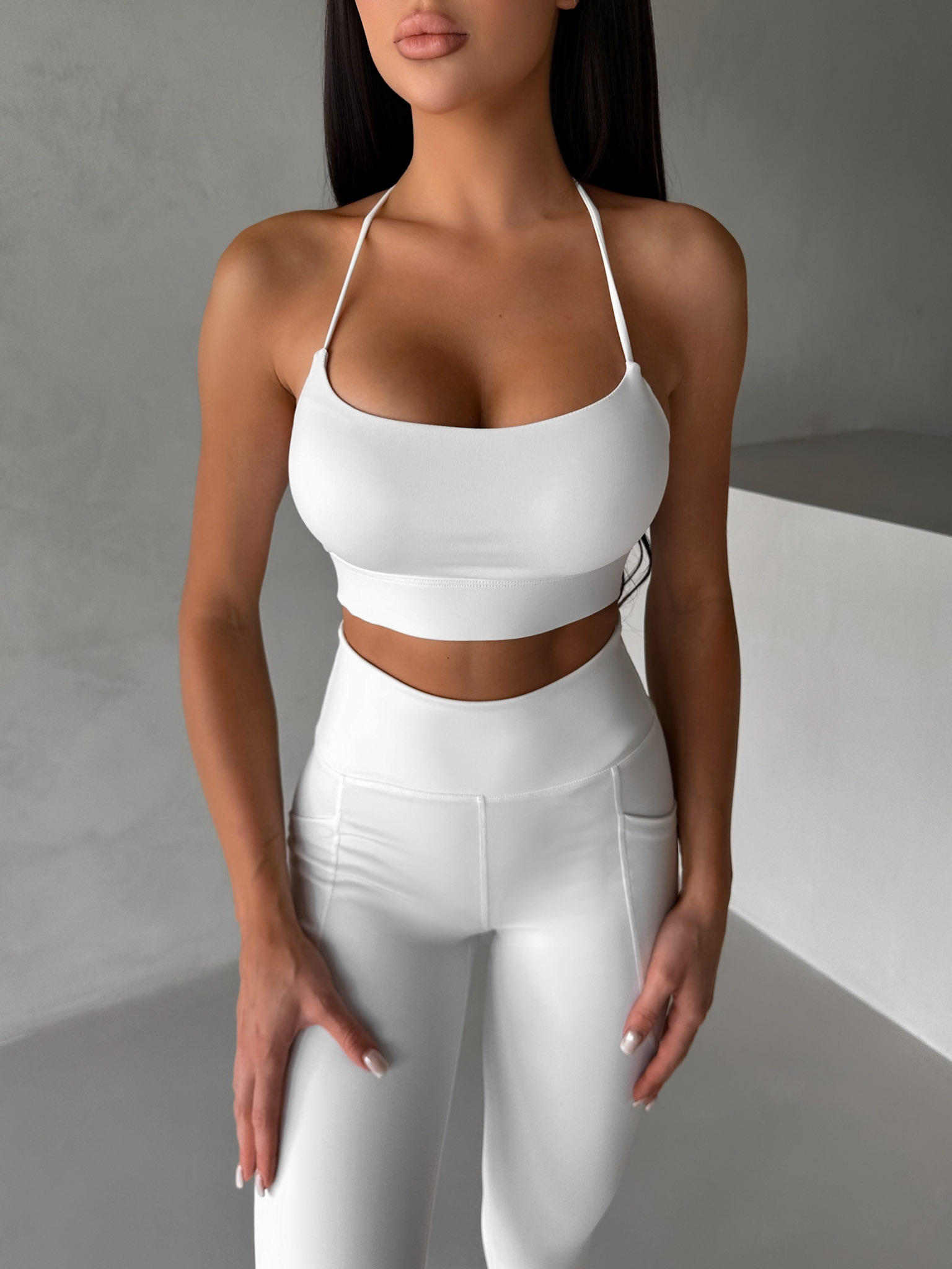 Biela športová podprsenka OSSANIT na ramienka Veľkosť: M