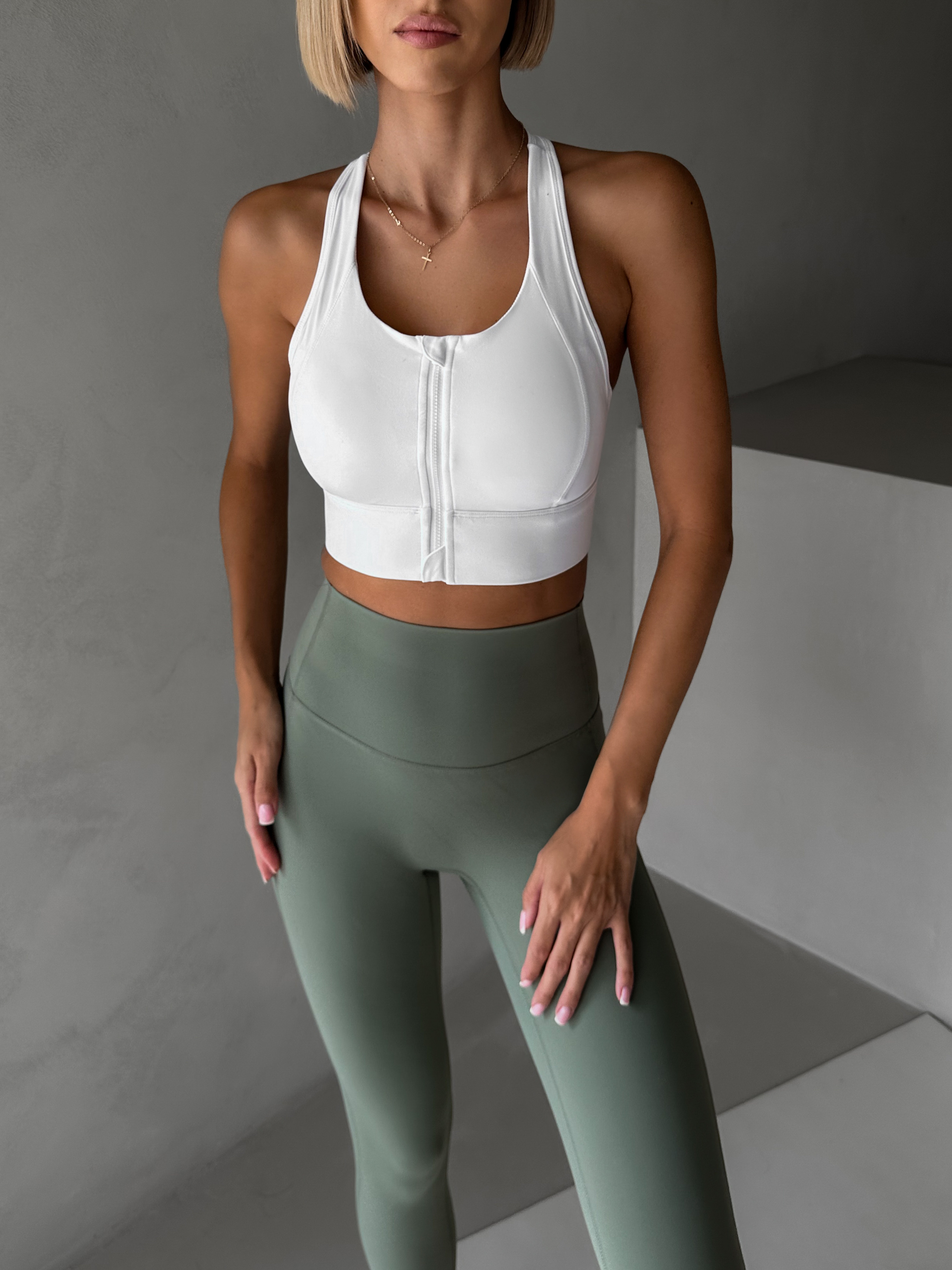 Biela športová fitness podprsenka PLATERO na zips Veľkosť: S