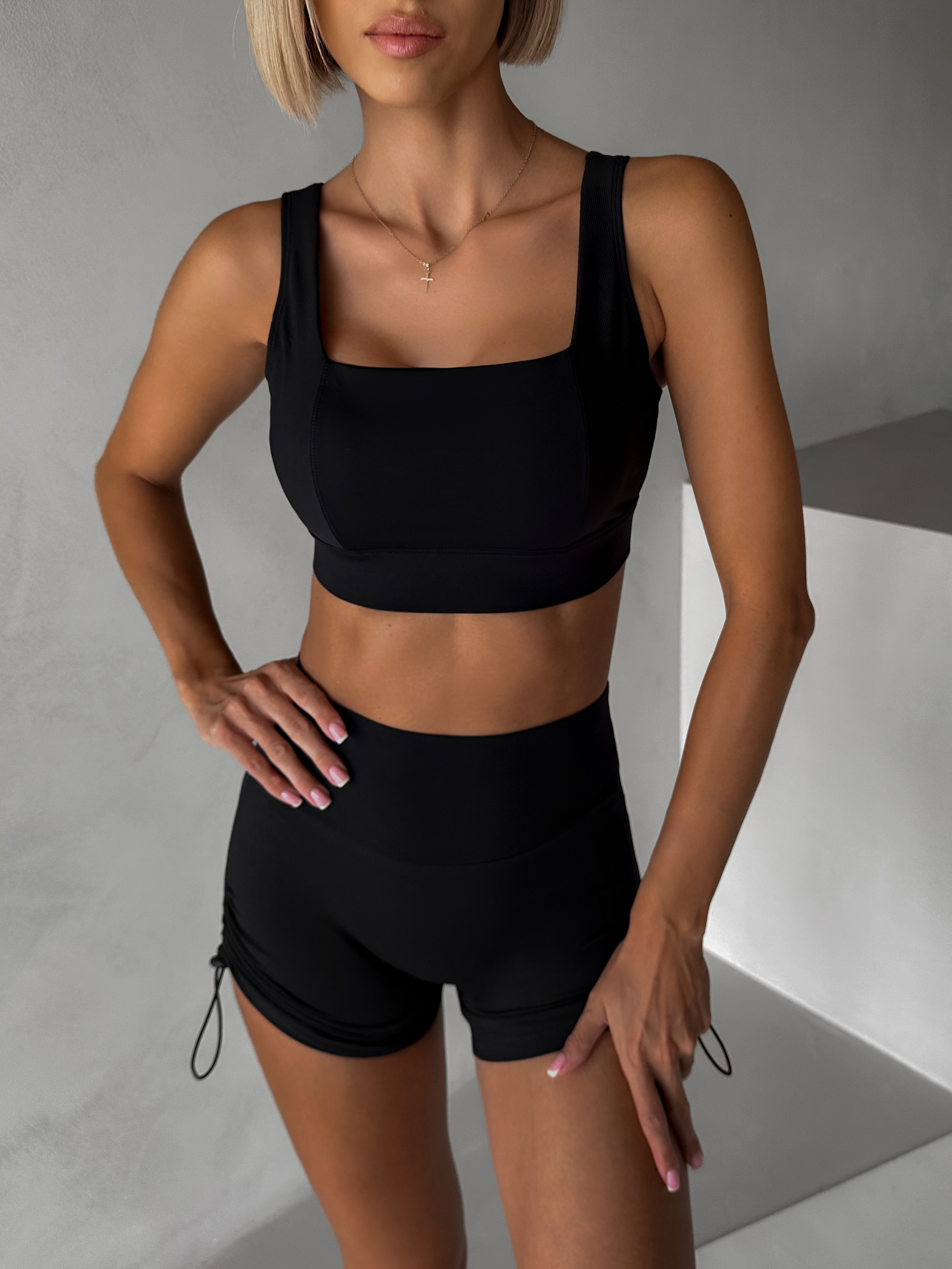 Čierna športová podprsenka SELYRA s podporou Veľkosť: S