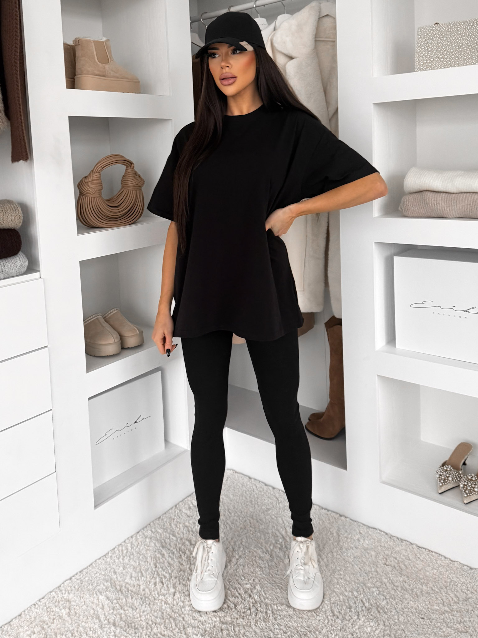 Čierne bavlnené basic tričko LOVETE s krátkym rukávom Veľkosť: ONESIZE