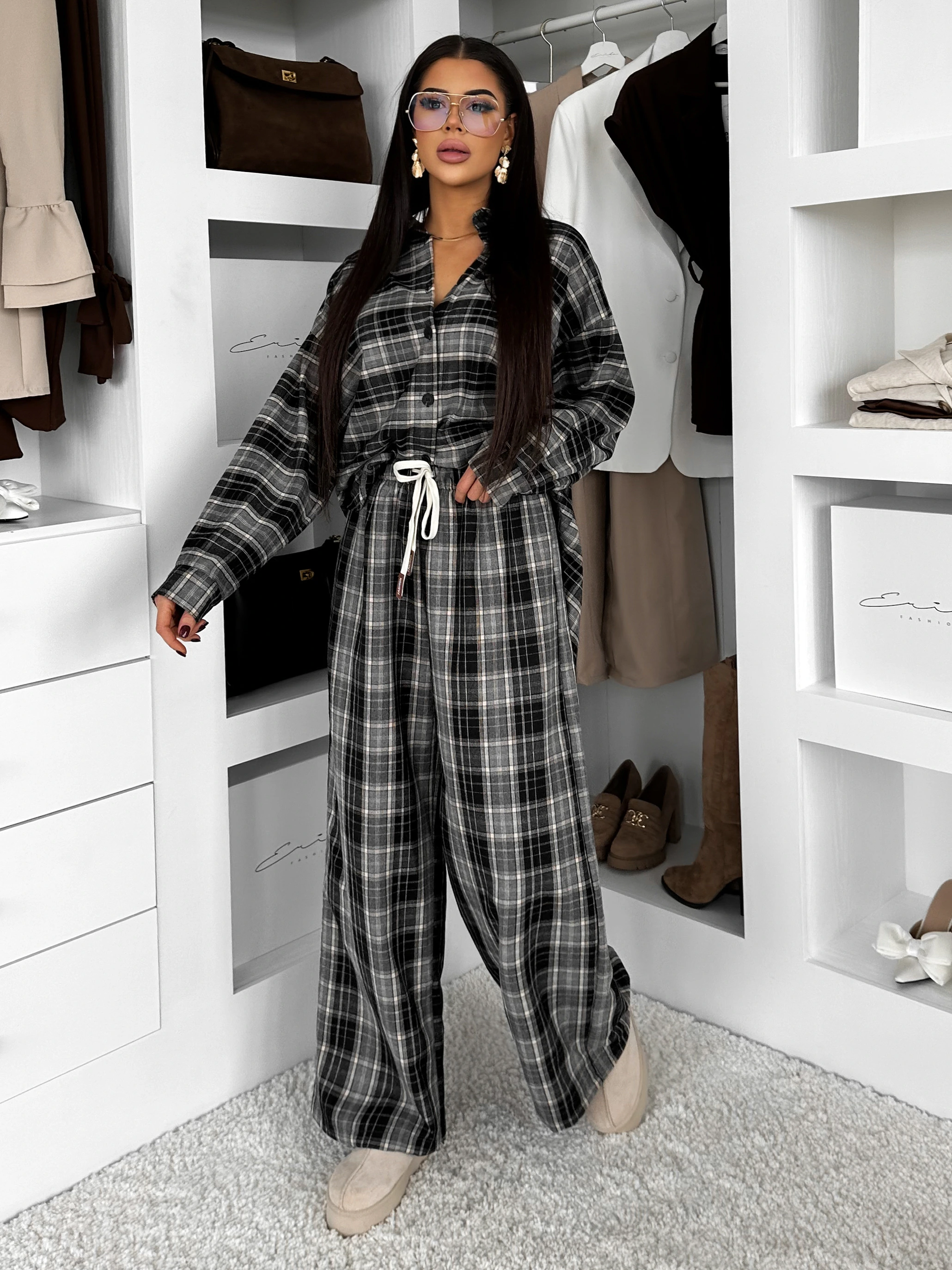 Čierne kockované široké tepláky VESPERA Veľkosť: ONESIZE