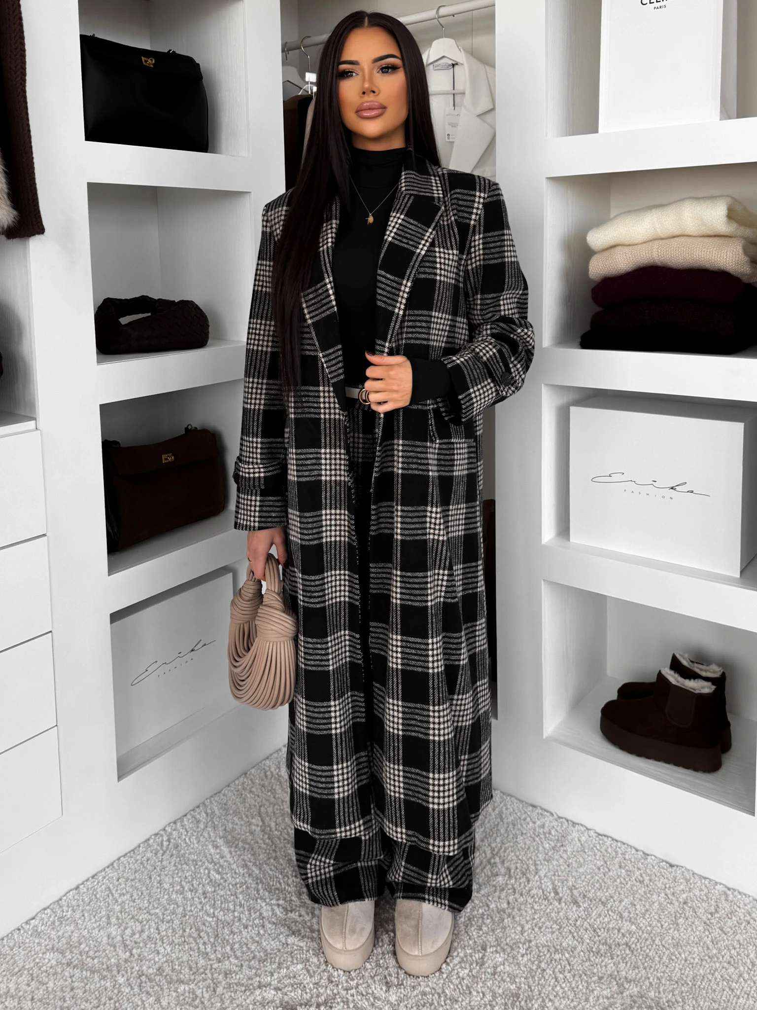 Čierny kockovaný dlhý károvaný kabát OPHELYN Veľkosť: ONESIZE
