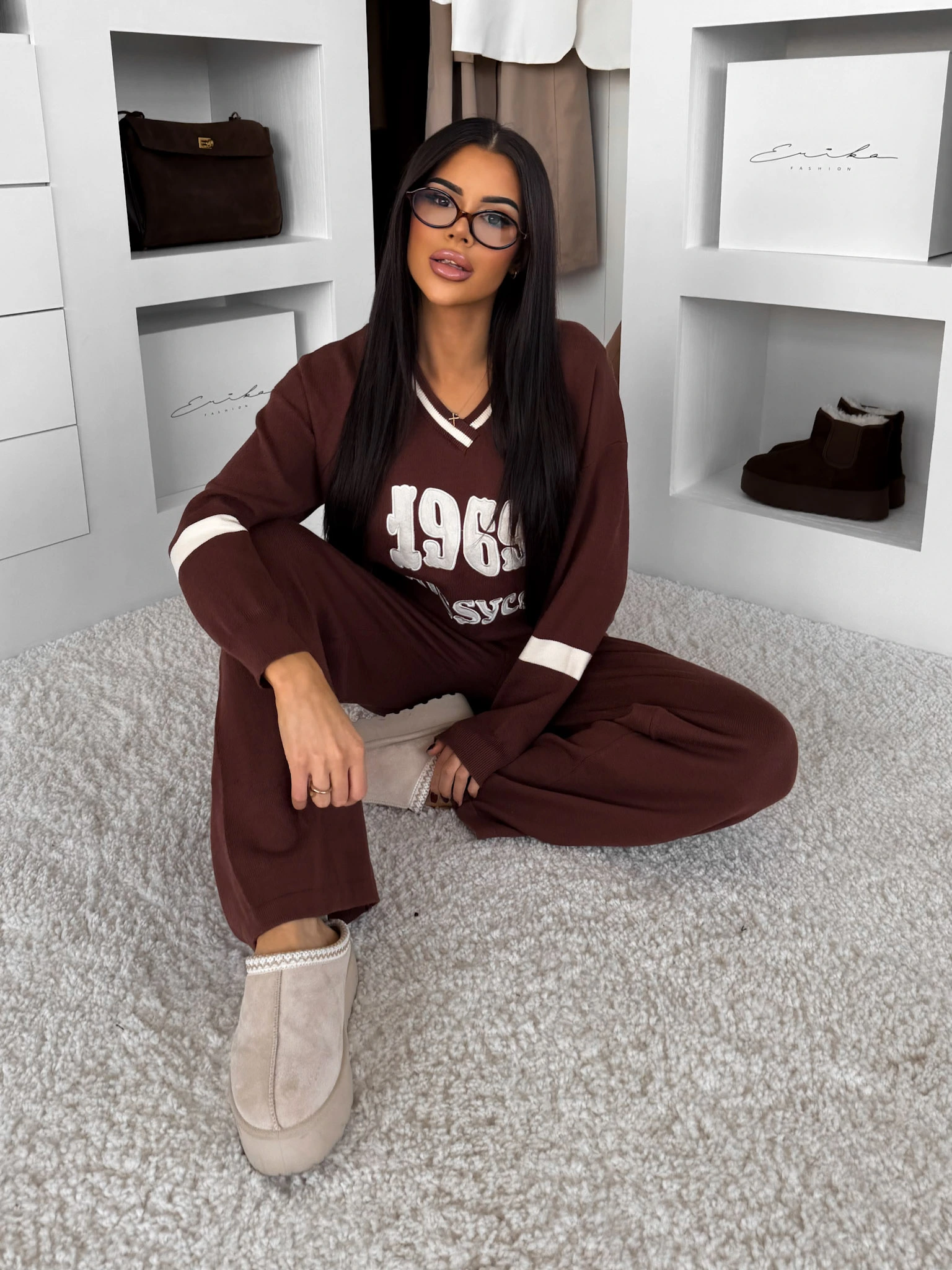 Hnedý svetrový štýlový komplet NUVIQUE Veľkosť: ONESIZE