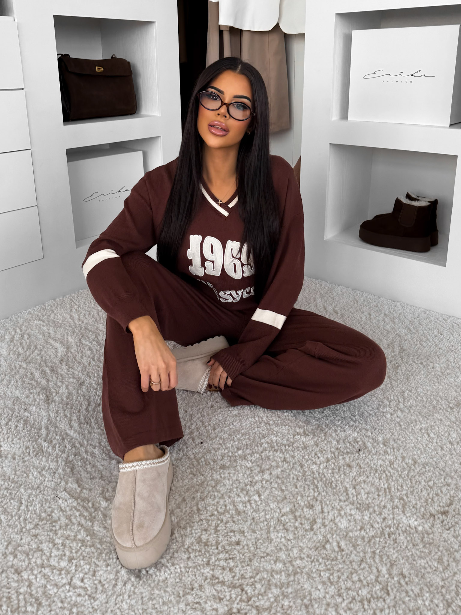 Hnedý svetrový štýlový komplet NUVIQUE Veľkosť: ONESIZE