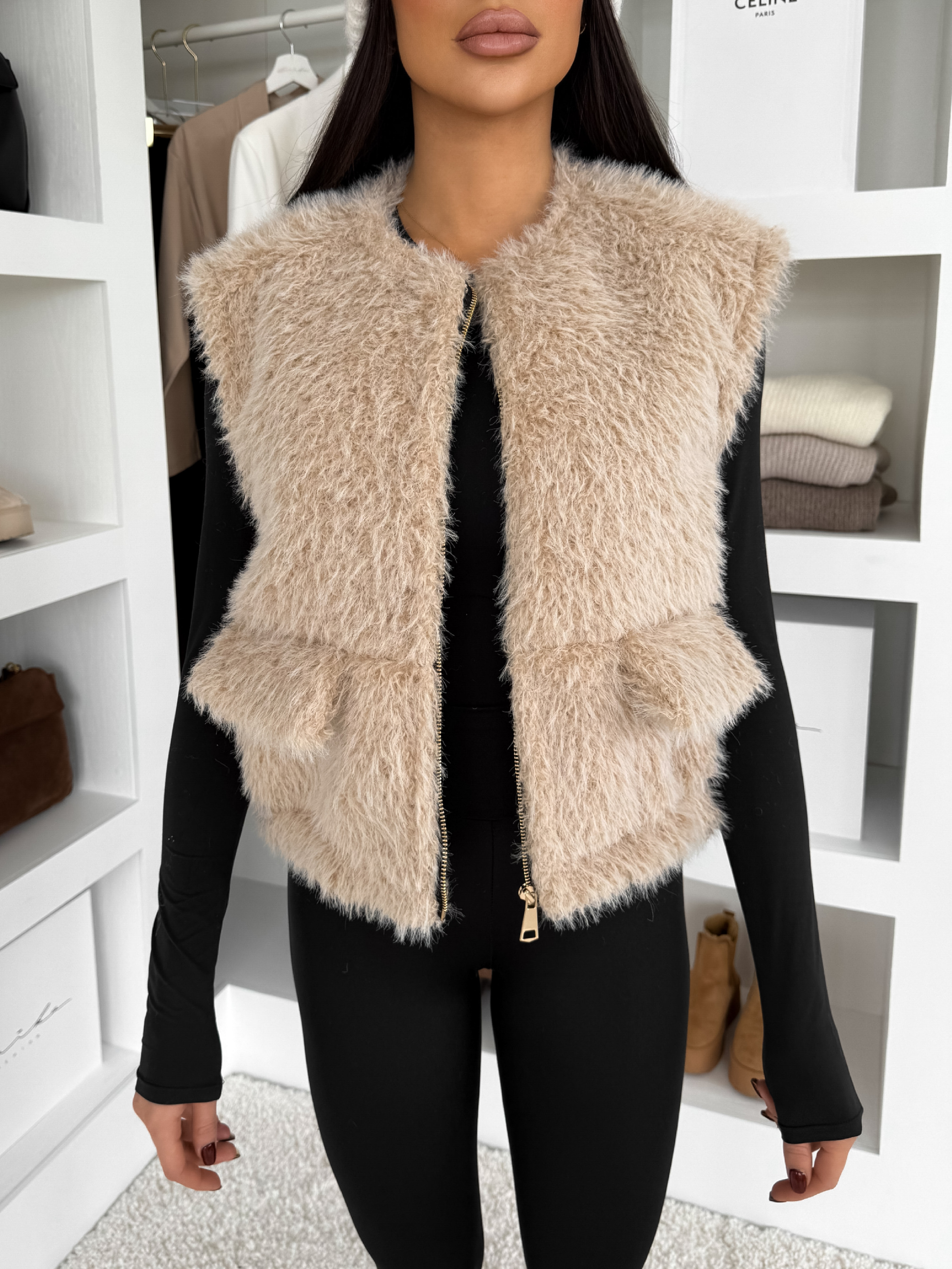 Béžová teddy vesta SOLVEN Veľkosť: ONESIZE Béžová teddy vesta SOLVEN Veľkosť: ONESIZE