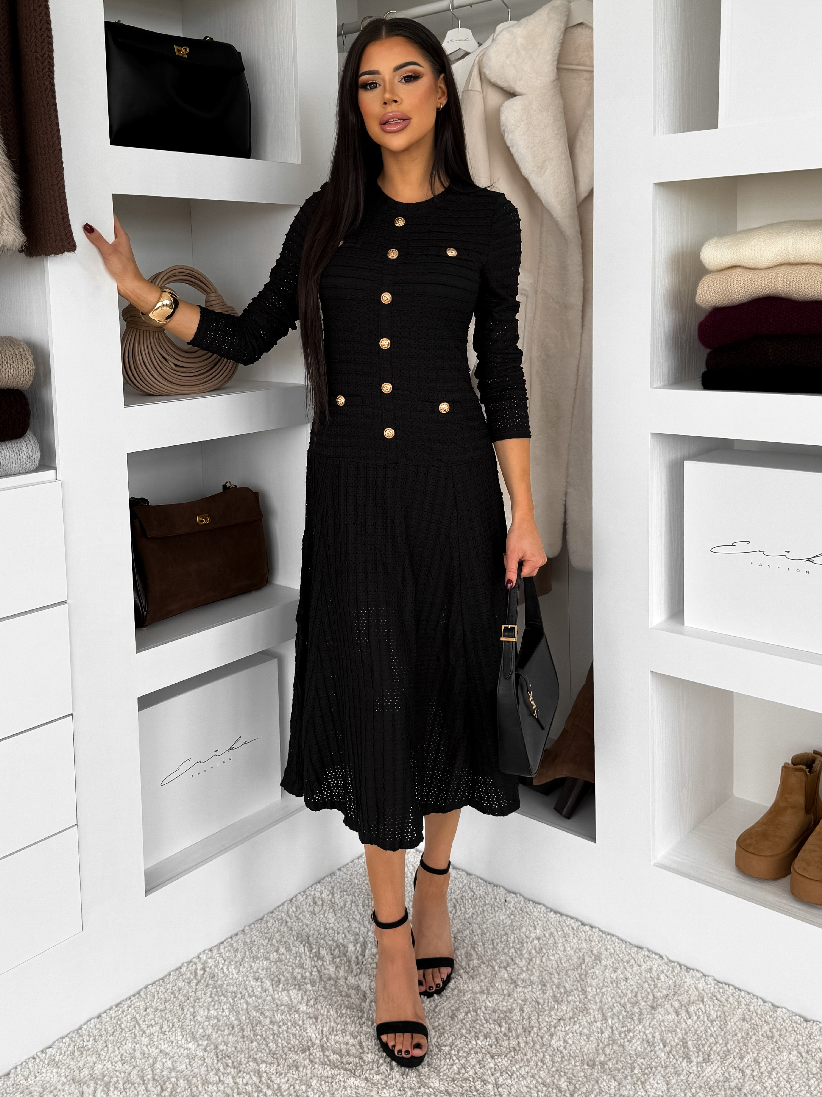 Čierne dlhé šaty MYNTORA s dlhým rukávom Veľkosť: S/M Čierne dlhé šaty MYNTORA s dlhým rukávom Veľkosť: S/M