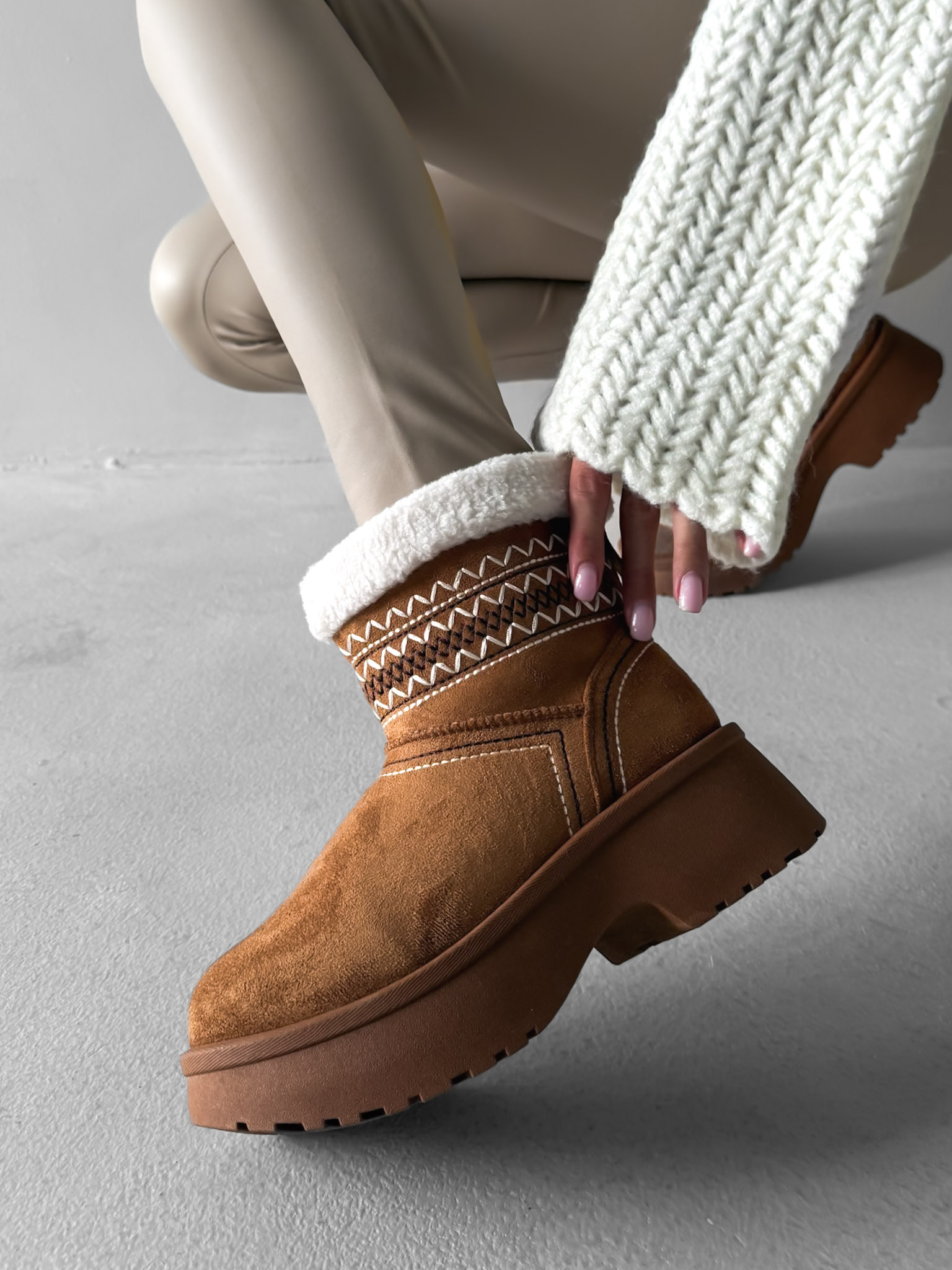 Hnedé štýlové válenky ORIENO s kožúškom Veľkosť: 36