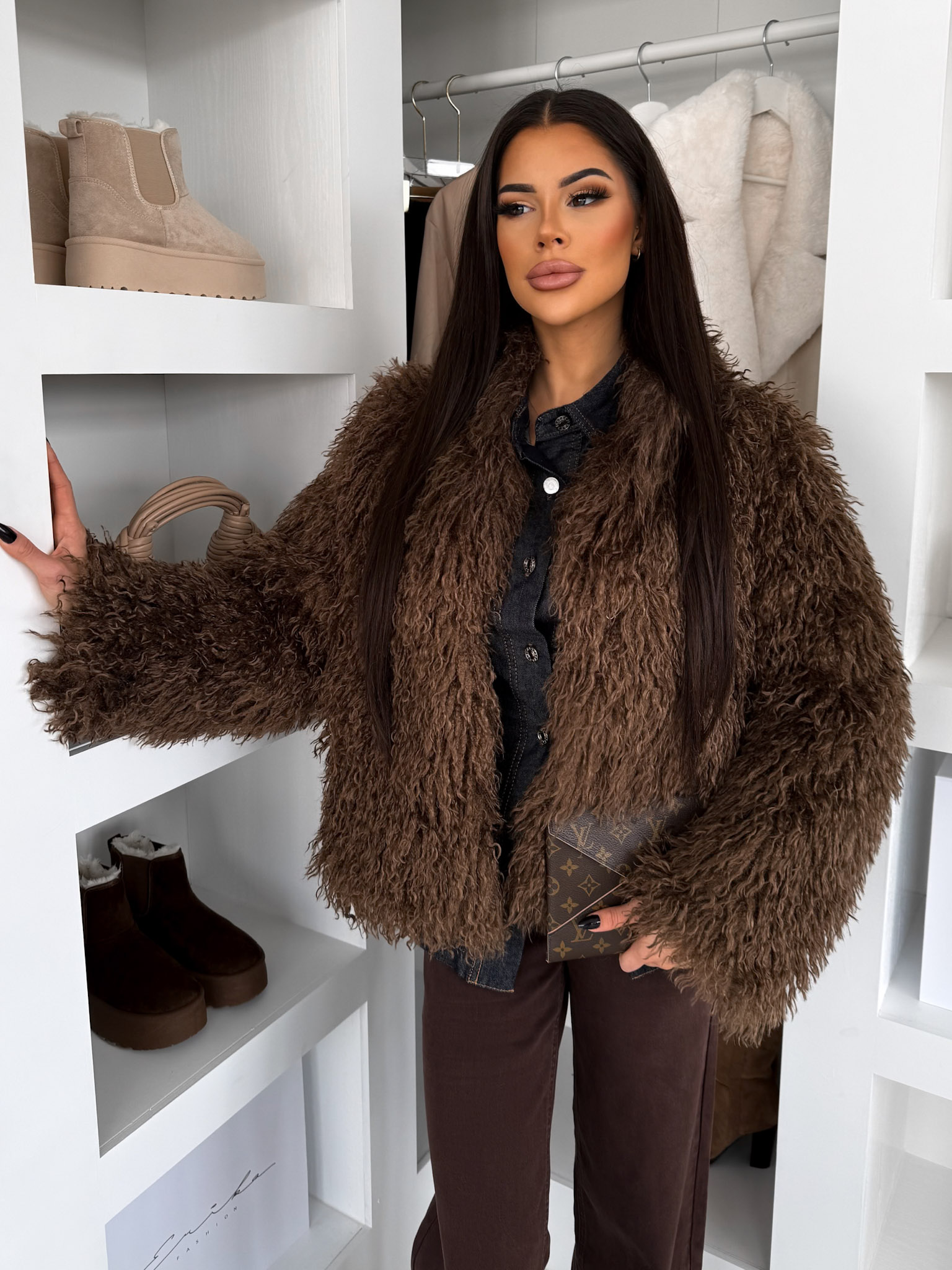 Tmavo hnedý faux fur kožušinový kabátik ROCHE Veľkosť: ONESIZE