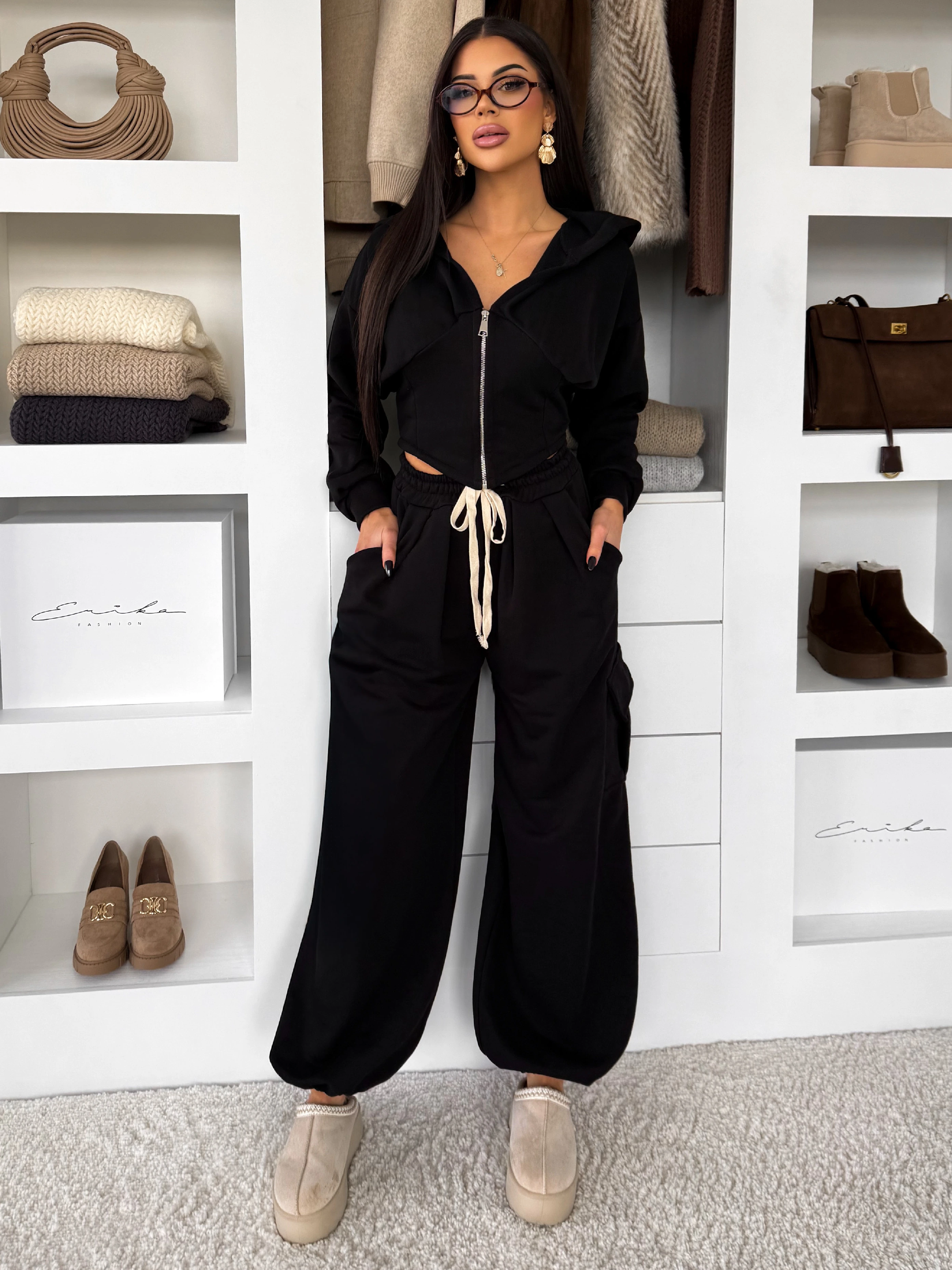 Čierna bavlnená tepláková teplákovka súprava WENARI Veľkosť: ONESIZE