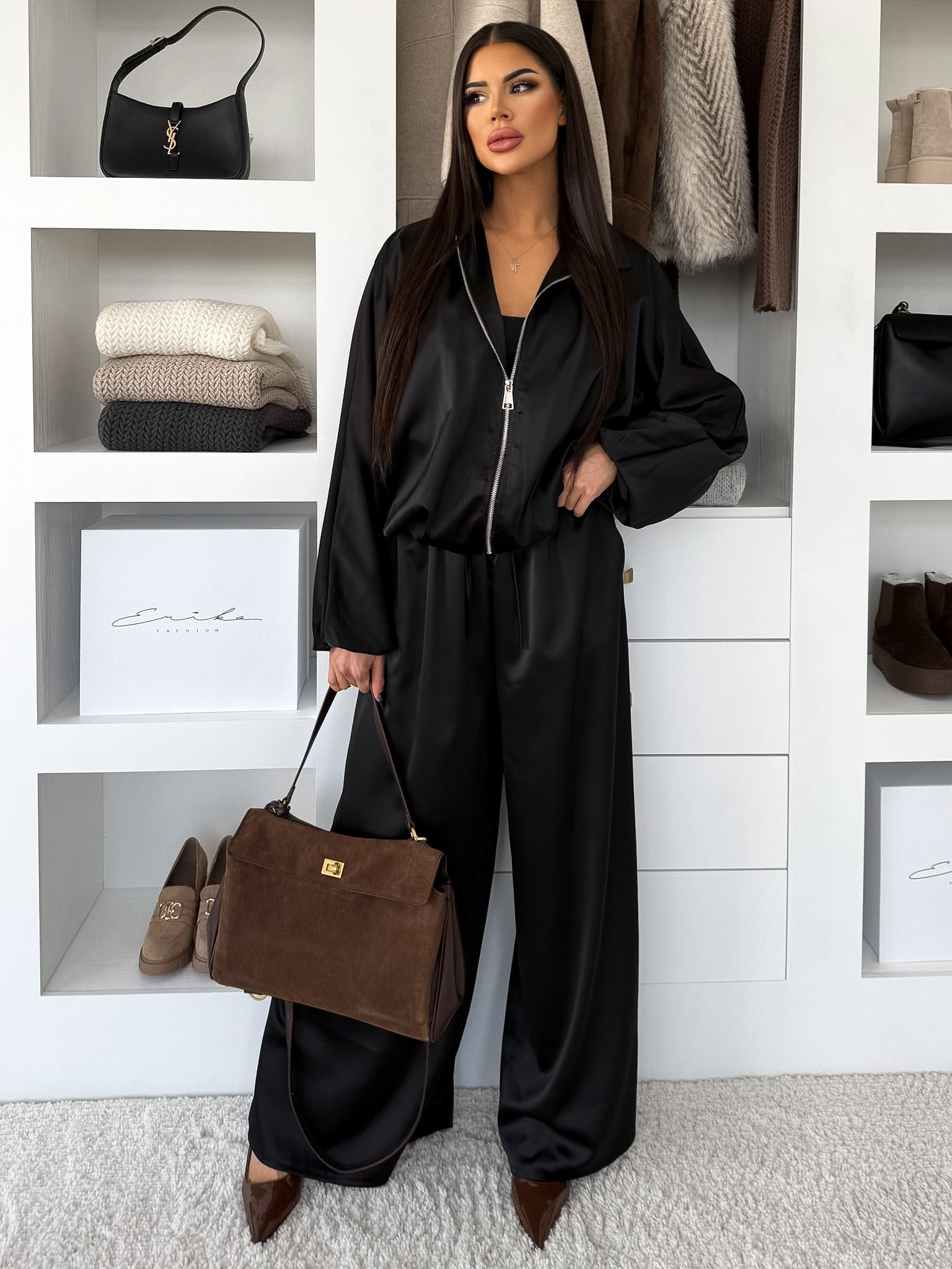 Čierny saténový štýlový nohavicový komplet TRENIVA Veľkosť: ONESIZE