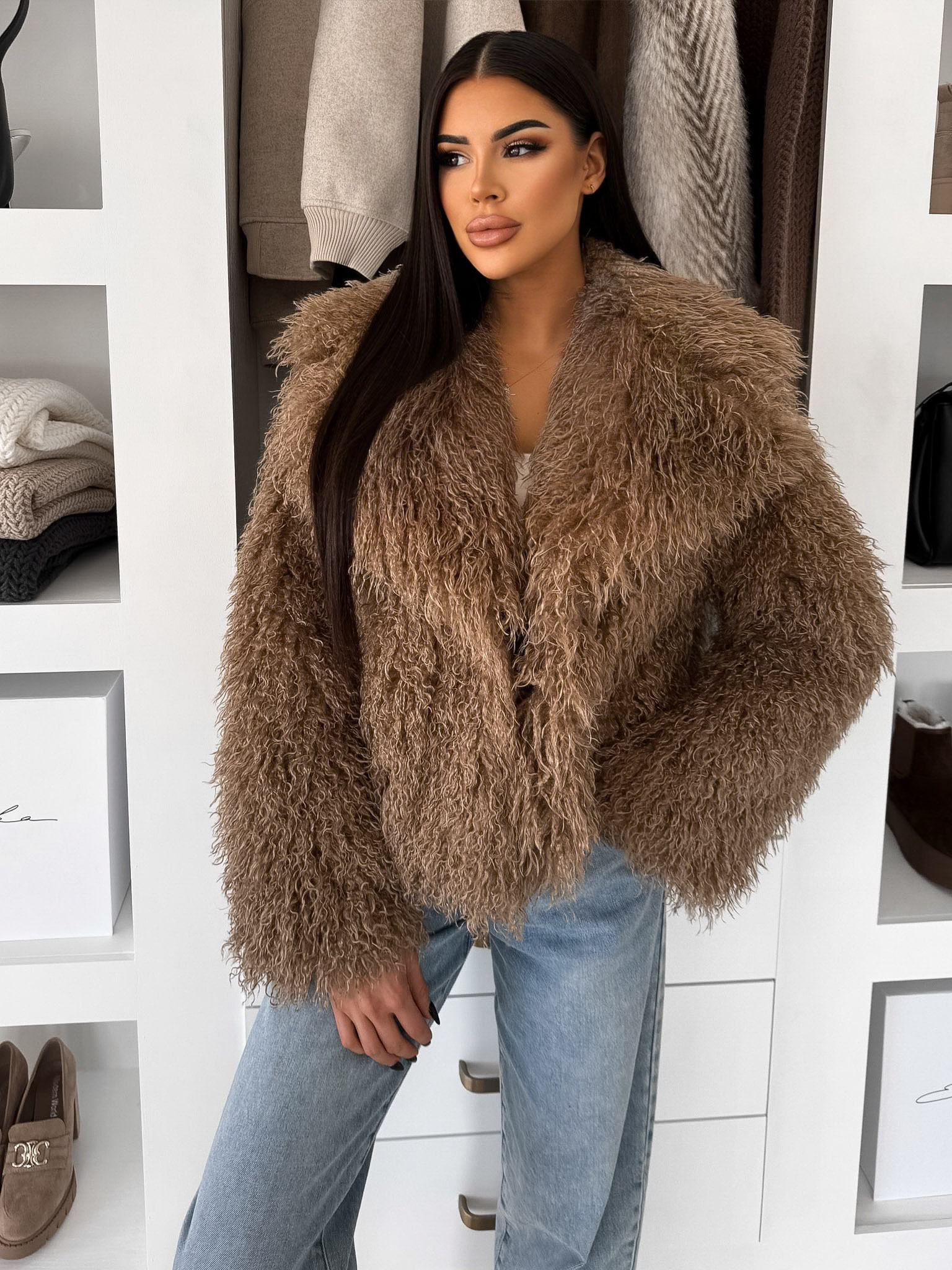 Hnedý kožušinový vlnitý faux fur kabátik FURLA Veľkosť: M/L