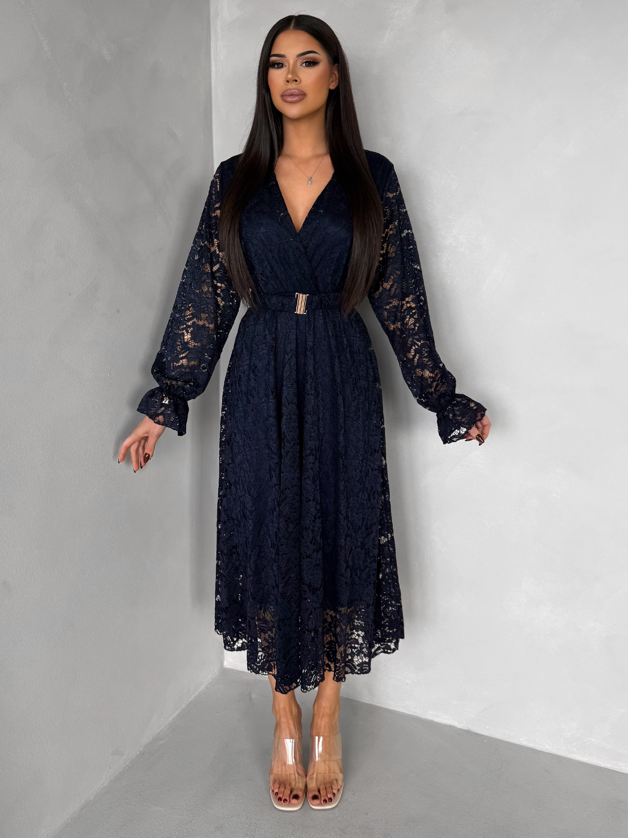 Tmavomodré krajkové spoločenské midi šaty LIRONDE Veľkosť: ONESIZE