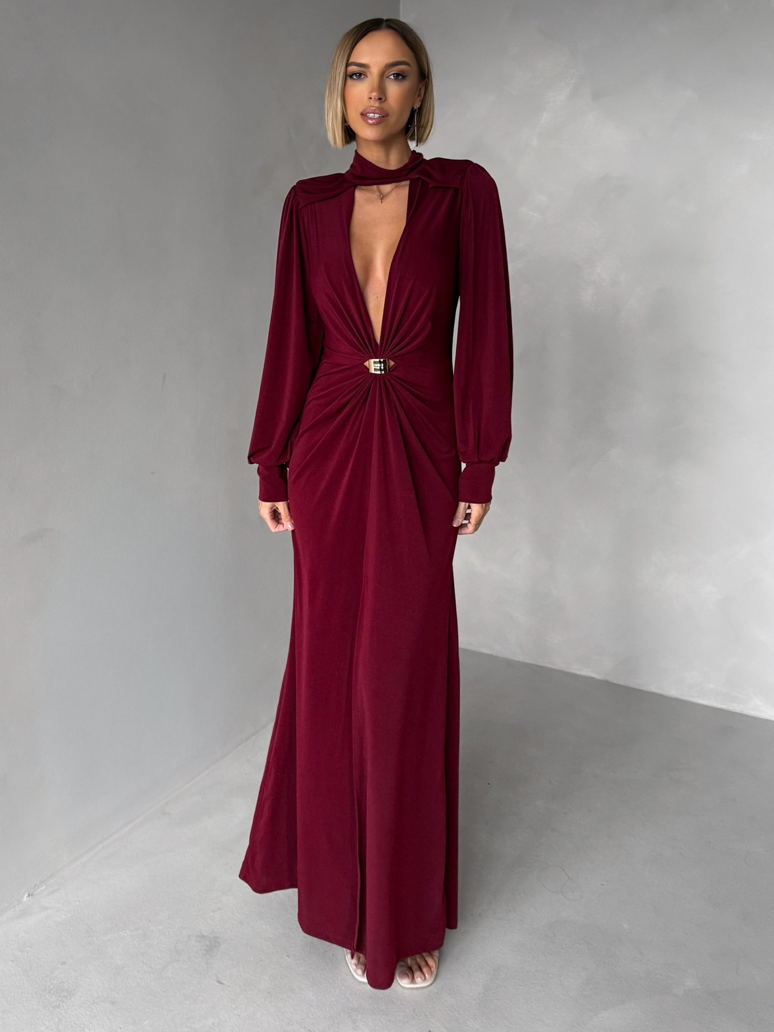 Bordó elegantné šaty VAXIONT s výstrihom Veľkosť: ONESIZE