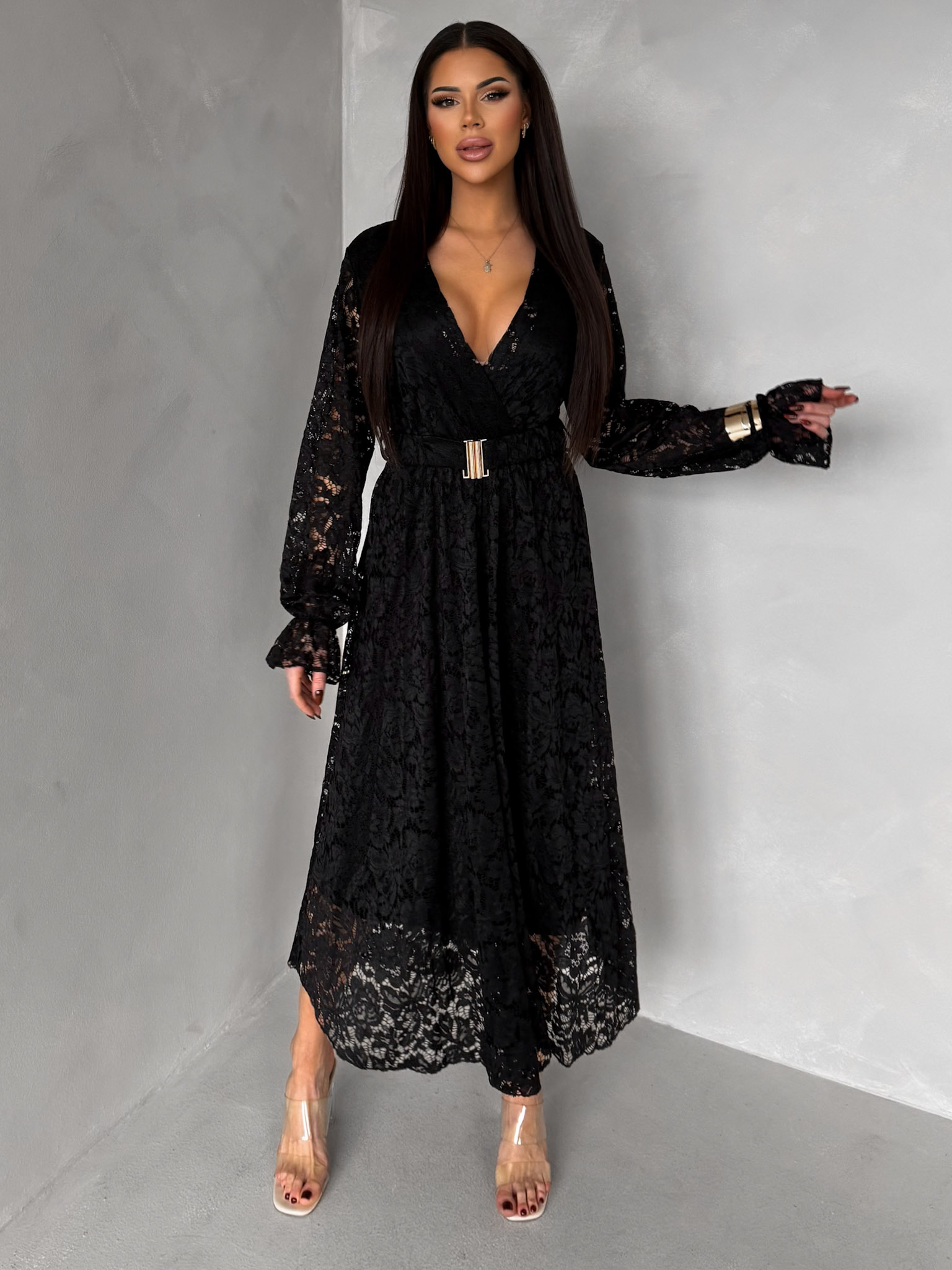 Čierne krajkové spoločenské midi šaty LIRONDE Veľkosť: ONESIZE