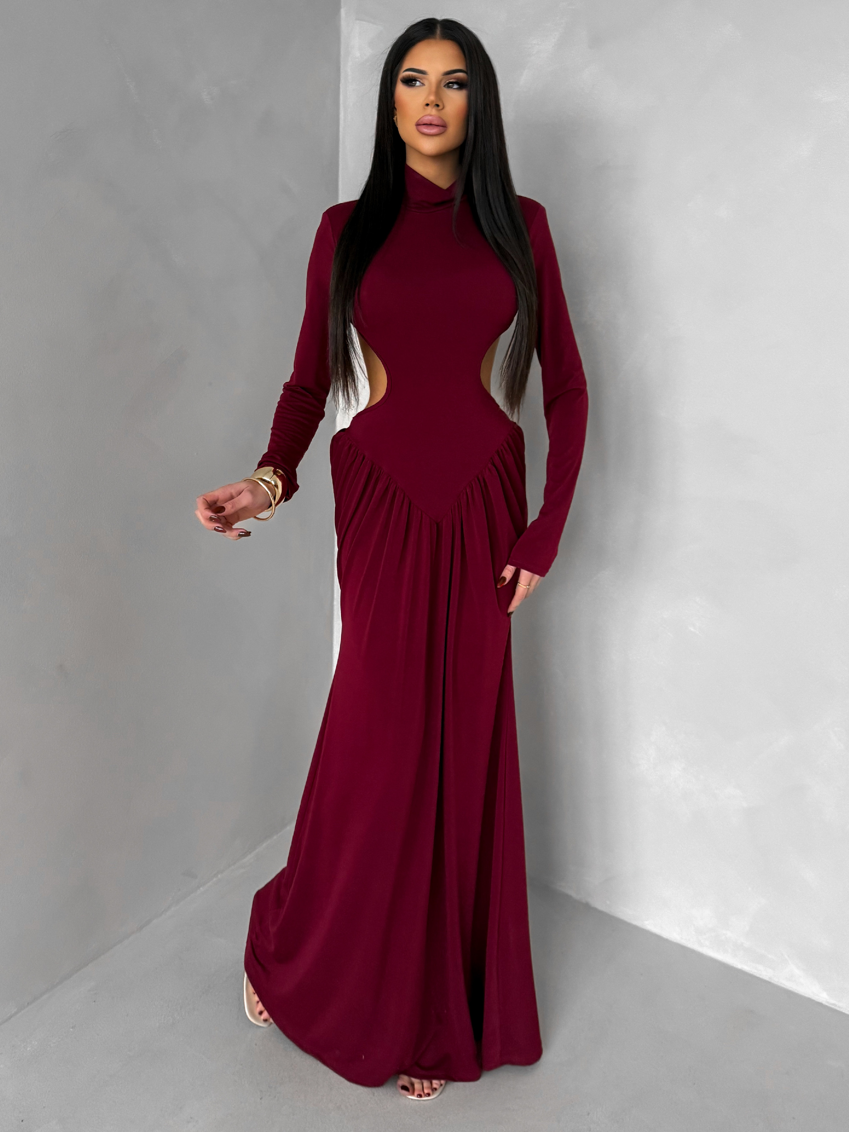 Bordové spoločenské dlhé šaty EVANIE s prestrihmi Veľkosť: ONESIZE