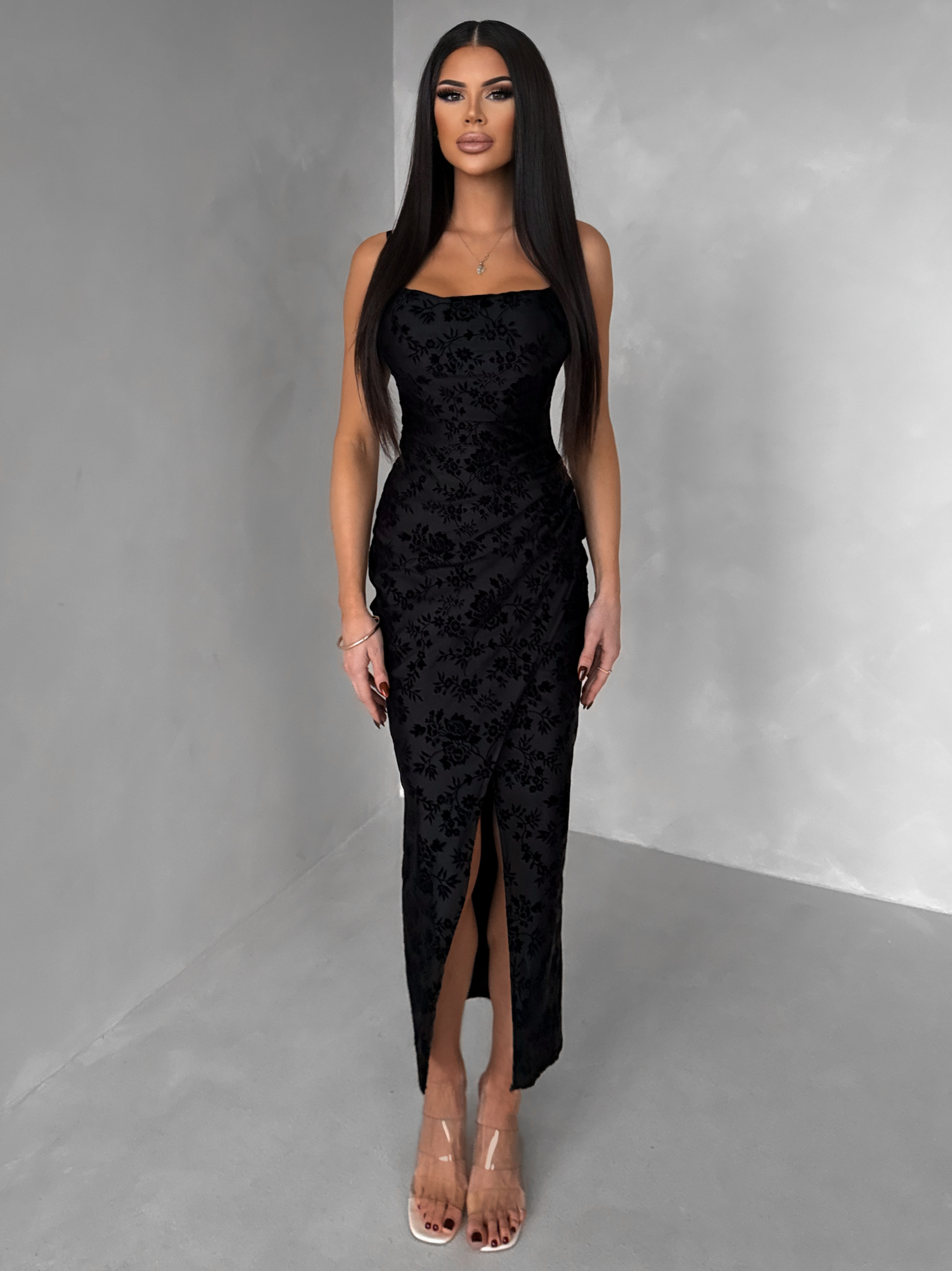 Čierne spoločenské dlhé šaty KIRETTA s rázporkom Veľkosť: ONESIZE