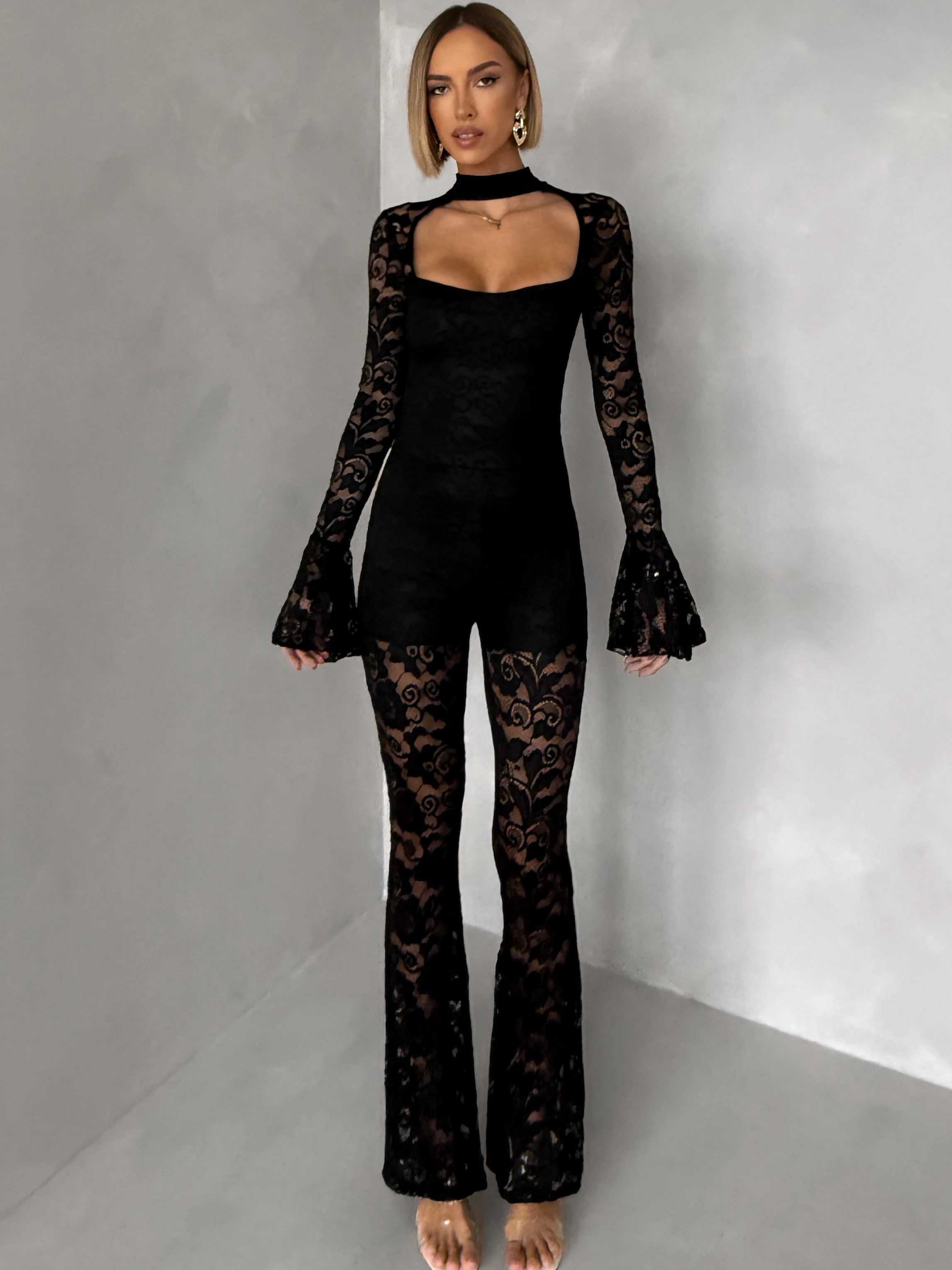 Čierny krajkový spoločenský dlhý overal ZYRELLA Veľkosť: ONESIZE