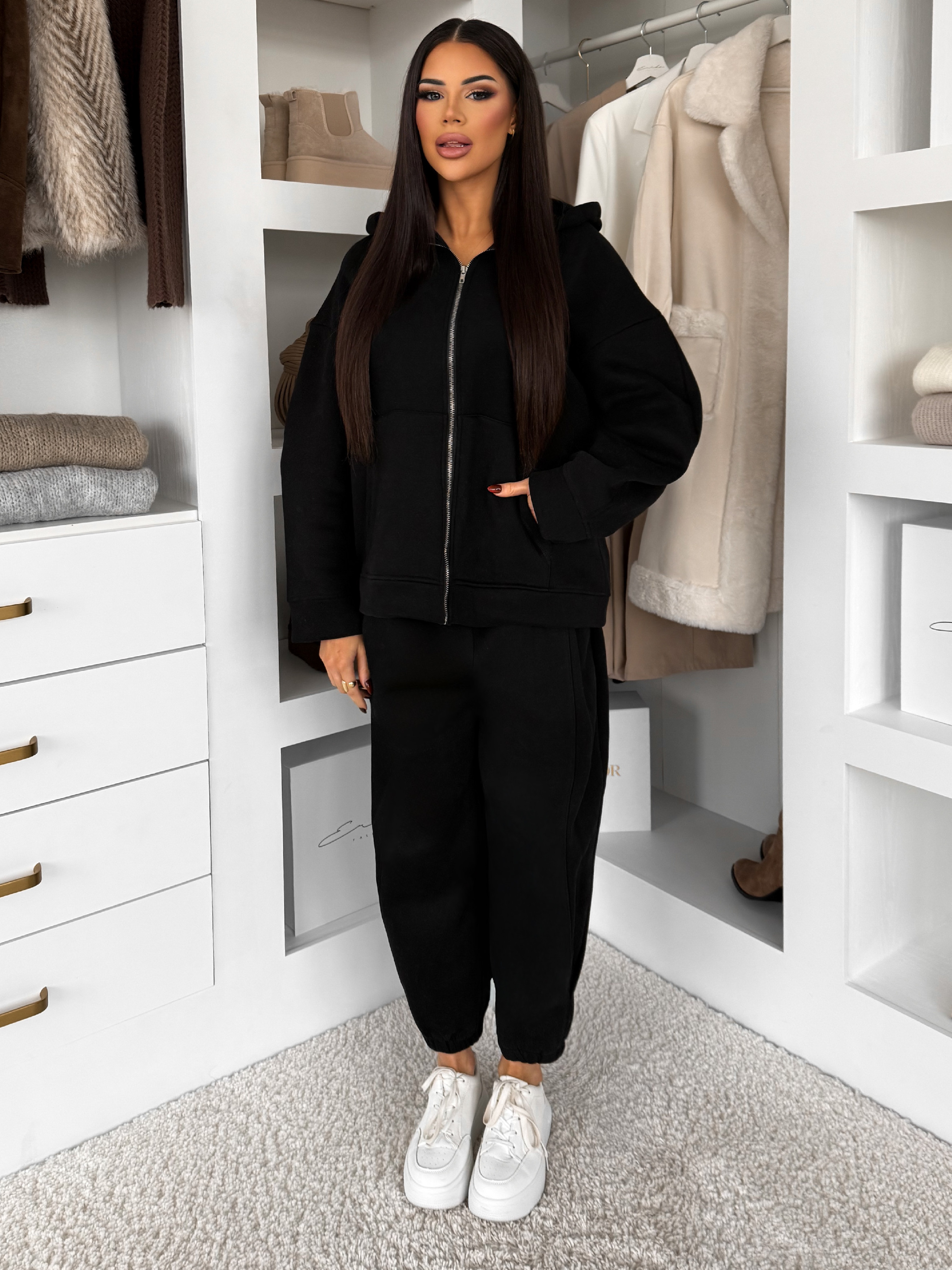 Čierna bavlnená pohodlná oversize mikina SILKY Veľkosť: ONESIZE