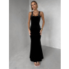Čierne zamatové priliehavé spoločenské šaty UMERY