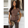 Hnedý vypasovaný top VEXTON s opaskom