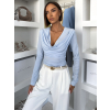 Světle modrý elegantní top CALIRA s výstřihem (Veľkosť ONESIZE)