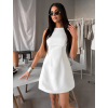 Biele elegantné vypasované krátke šaty NATIVE (Veľkosť L)