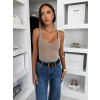 Hnědé elastické basic body ELYRO s výstřihem (Veľkosť M/L)