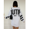 26034 4 bila oversized mikina york a potiskem na zadech
