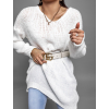 41682 6 bily delsi oversize svetr coalla s vystrihem