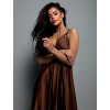 Hnedé lesklé dlhé plesové šaty CHRYSANTHE