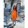 Oranžové lesklé šaty FUENTE s viazaním okolo krku