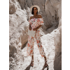 48846 1 bilo lososovy elegantni overal rosalyn s kvetinovym vzorem