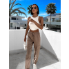 Bílý elegantní crop top MARILENI s vycpávkami (Veľkosť ONESIZE)