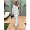 Biely elegantný nohavicový komplet RIKENI s košeľou