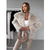 Béžový krátký faux fur kožesinový kabátek HILARI (Veľkosť M/L)