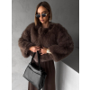 Hnědý krátký faux fur kožešinový kabátek ANNELIT (Veľkosť M/L)