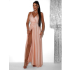 Svetloružové dlhé lesklé šaty PERFECTLY s výstrihom