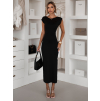 Čierne elegantné priliehavé šaty SENIRA s rázporkom