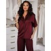 Vínová saténová letní košile JOLENE s krátkým rukávem (Veľkosť ONESIZE)