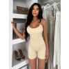 Béžový krátký tvarující overal KRASHA na ramínka (Veľkosť M/L)