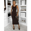 Tmavo hnedé priliehavé midi šaty TREVY s rázporkom