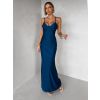 Petrolejová dlouhé saténové společenské šaty ORIXY s výstřihem (Veľkosť ONESIZE)