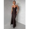 Tmavě hnědé dlouhé saténové šaty ORIXY s výstřihem (Veľkosť ONESIZE)