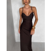 Tmavo hnedé dlhé saténové šaty ORIXY s výstrihom